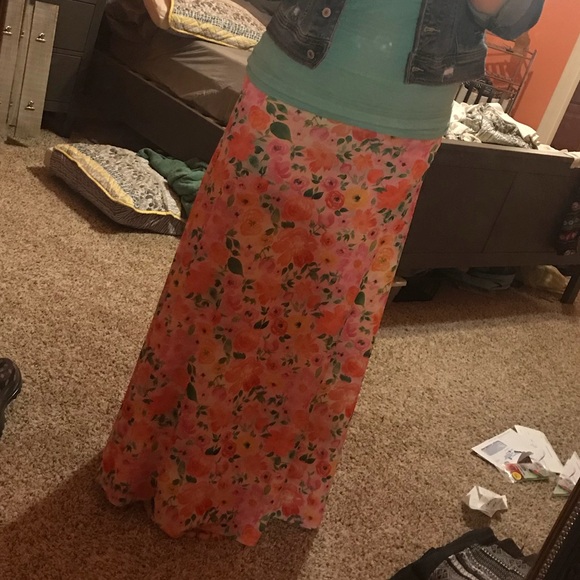 LuLaRoe Dresses & Skirts - LuLaRoe Floral Maxi size medium